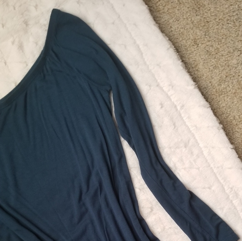 SOLD| Motherhood Maternity |off the shoulder